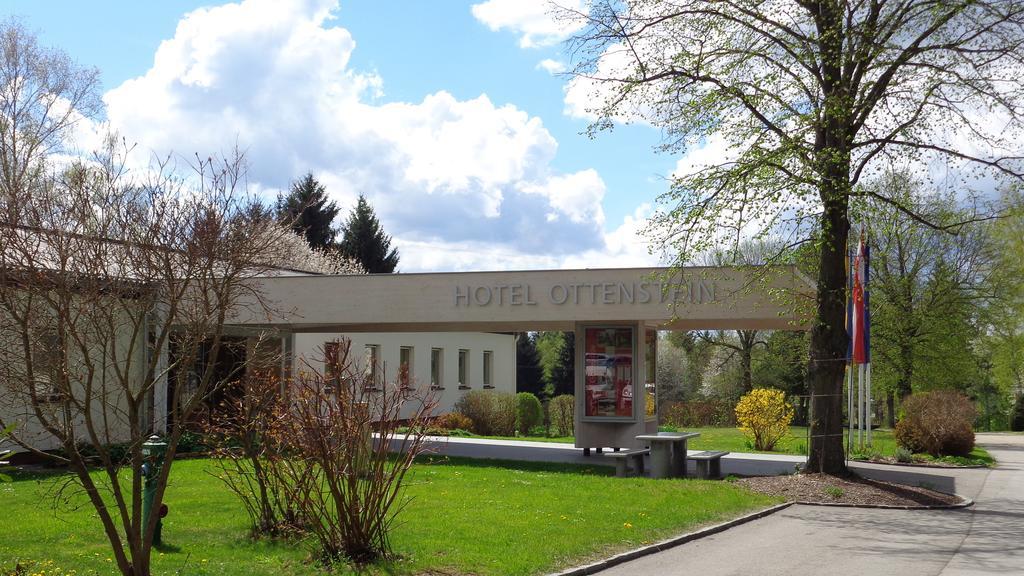 Hotel Ottenstein - Das Wohlfuehlhotel Rastenfeld Exterior photo